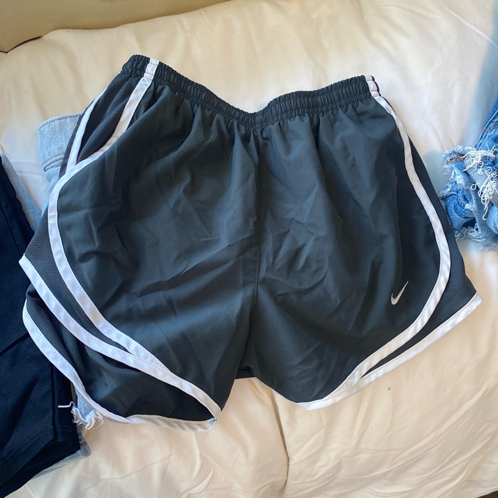 xs nike shorts
